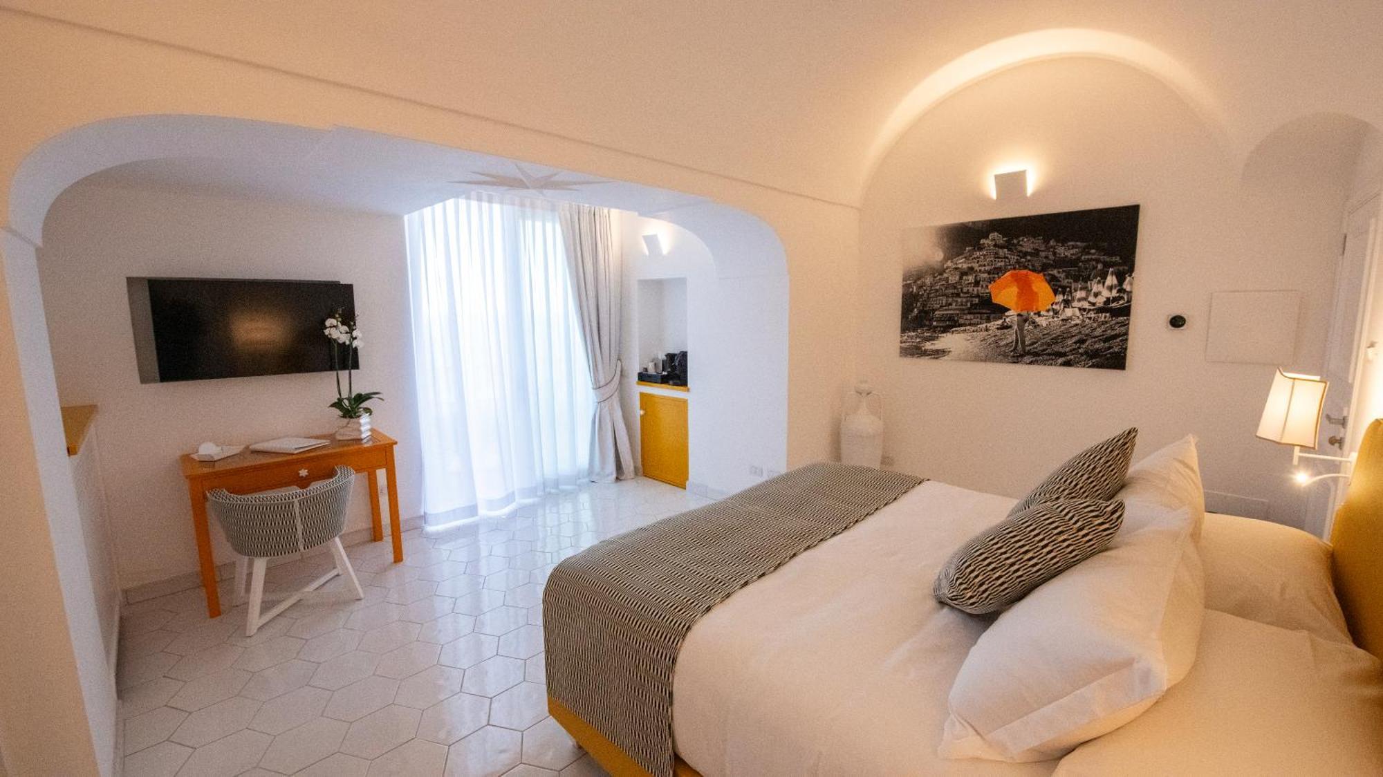 Villa Francesco Luxury Suites Positano Exterior photo