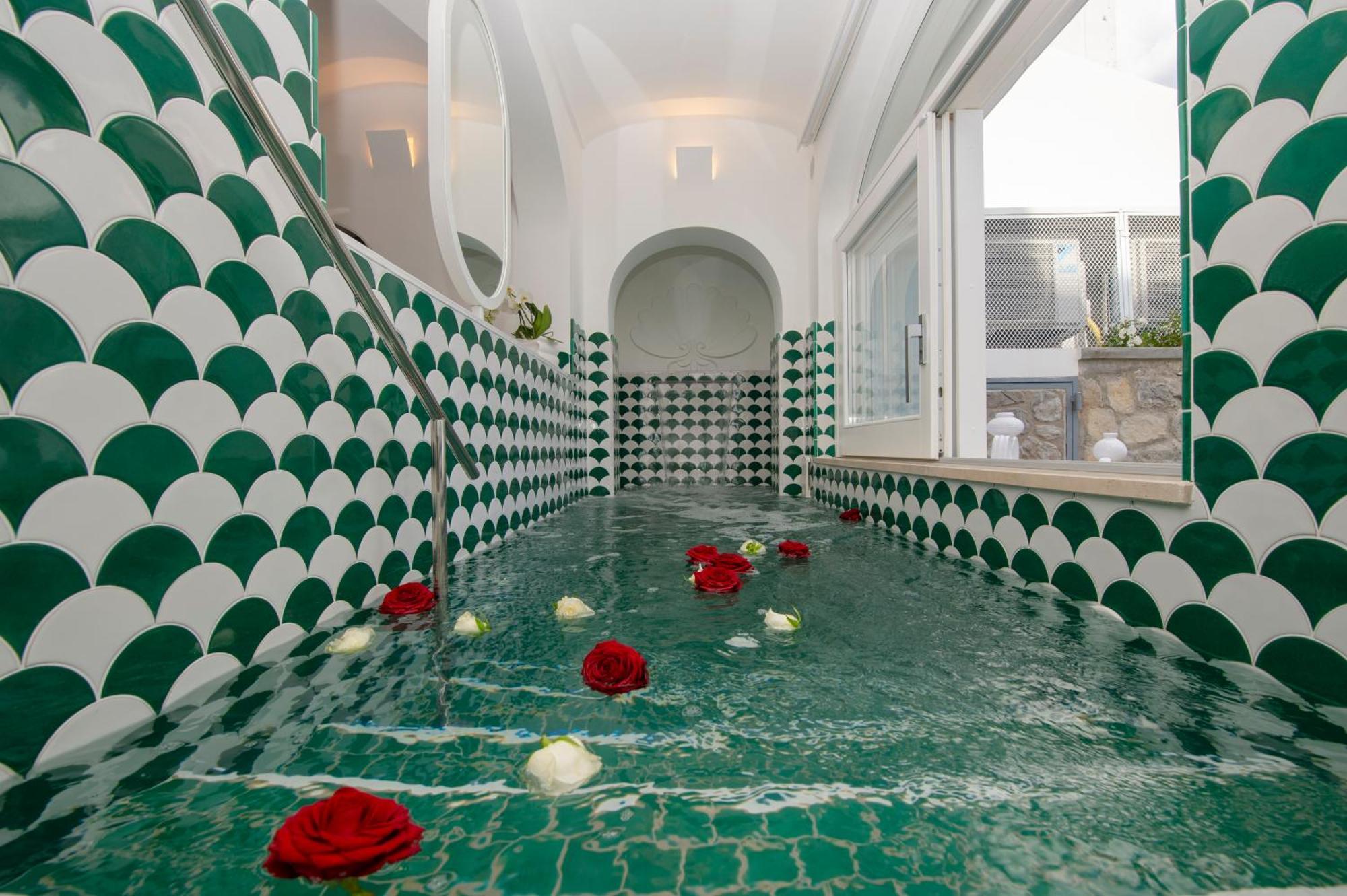Villa Francesco Luxury Suites Positano Exterior photo